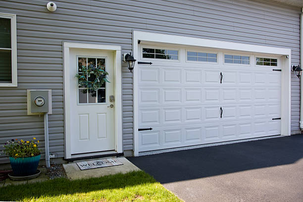 24/7 Emergency Garage Door Panel Replacement experts in Dallam County County, TX